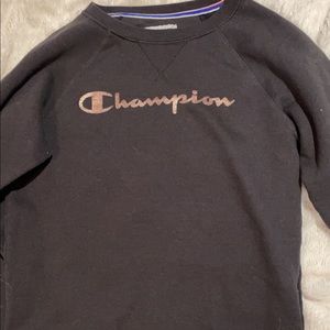 Women’s Champion crew neck.